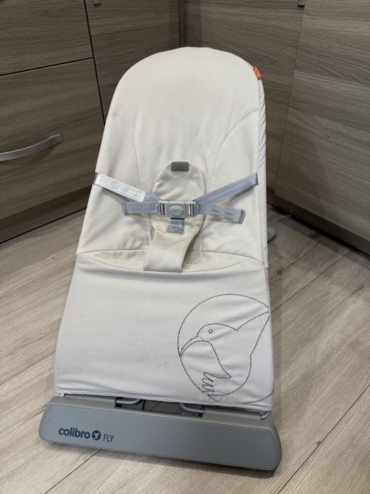 Шезлонг гойдалка colibro fly з вібрацією і музикою