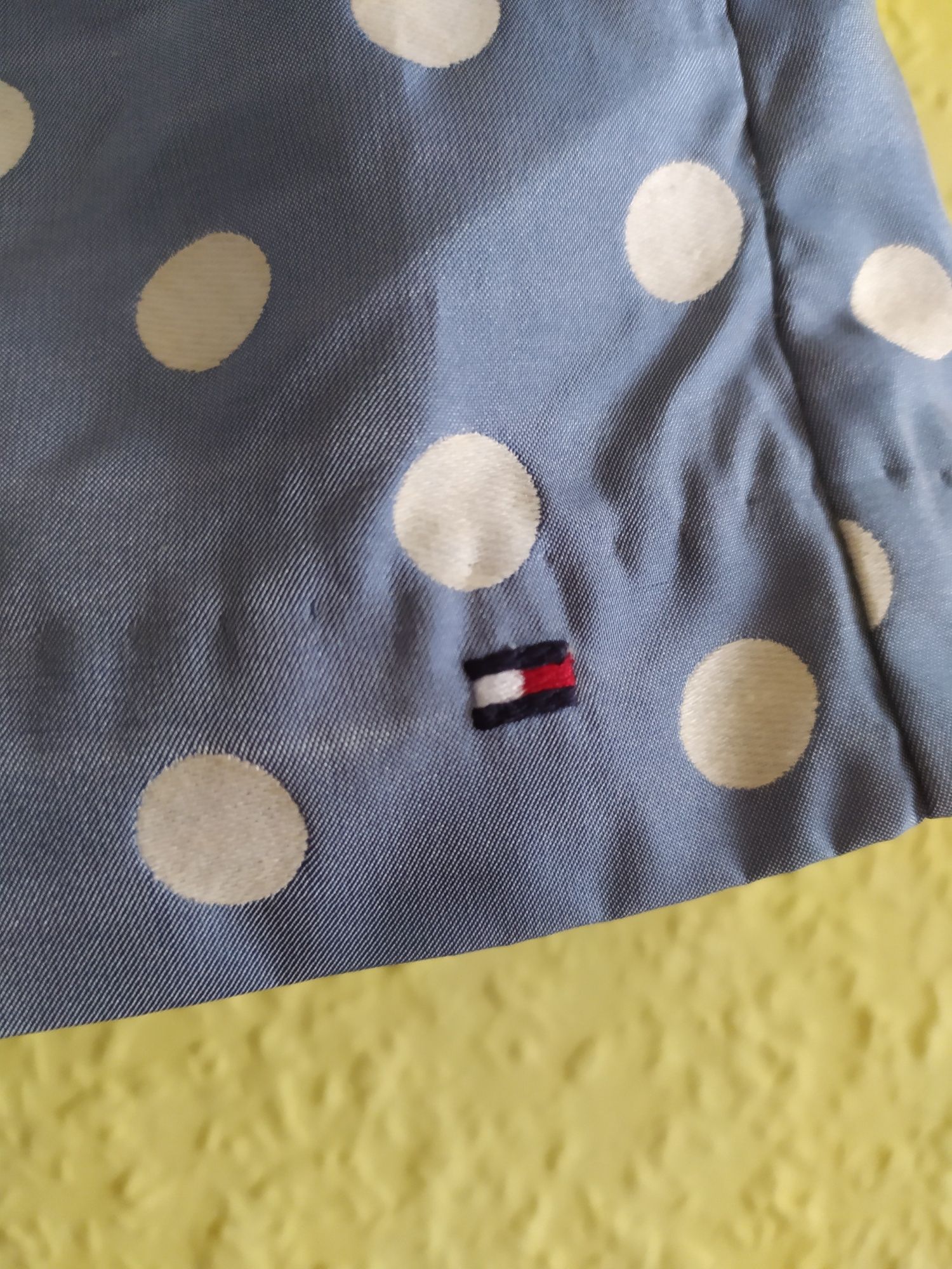 Tommy Hilfiger spódnica mini 164 błękitna kropki groszki