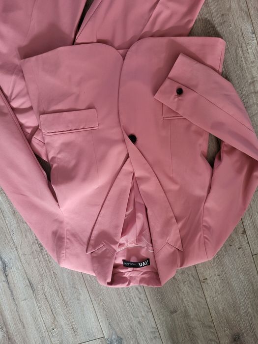 Garnitur damski pudrowy Zara 42