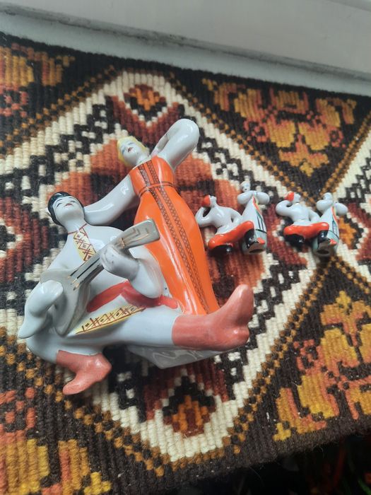 Продам статуэтки фарфор