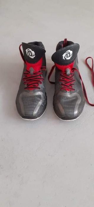 Sapatilhas tipo bota Adidas