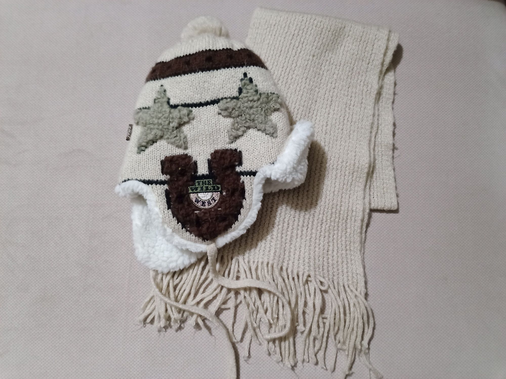 Czapka uszatka i szalik z frędzlami, przedszkolak +gratis rękawiczki