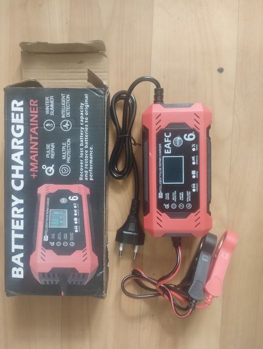 Зарядний пристрій для авто мото акумулятора 12В 6А