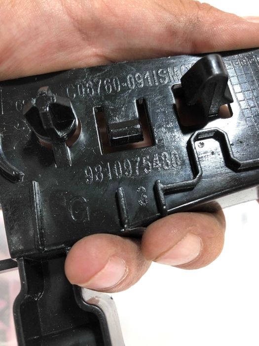 Guia Parachoques Frontal PEUGEOT 3008 II 2 Esquerdo Original