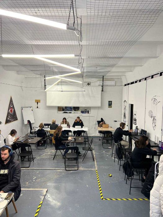 Коворкинг/Проектор/робоче місто/генератор/Канатная 6/холодильник