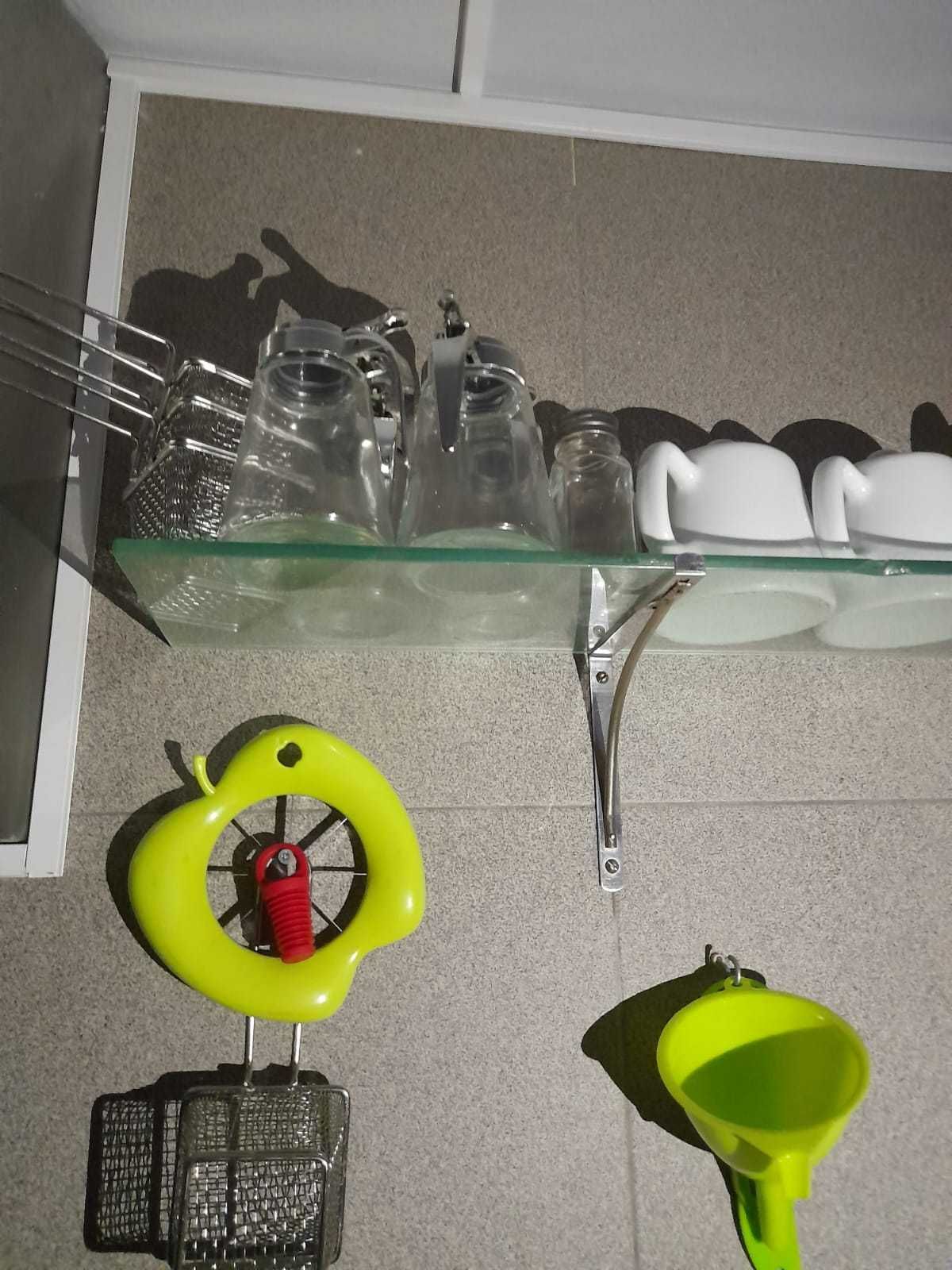 Loiças e utensílios diversos