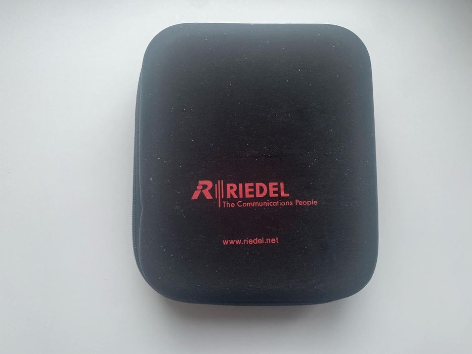 Професійні навушники.