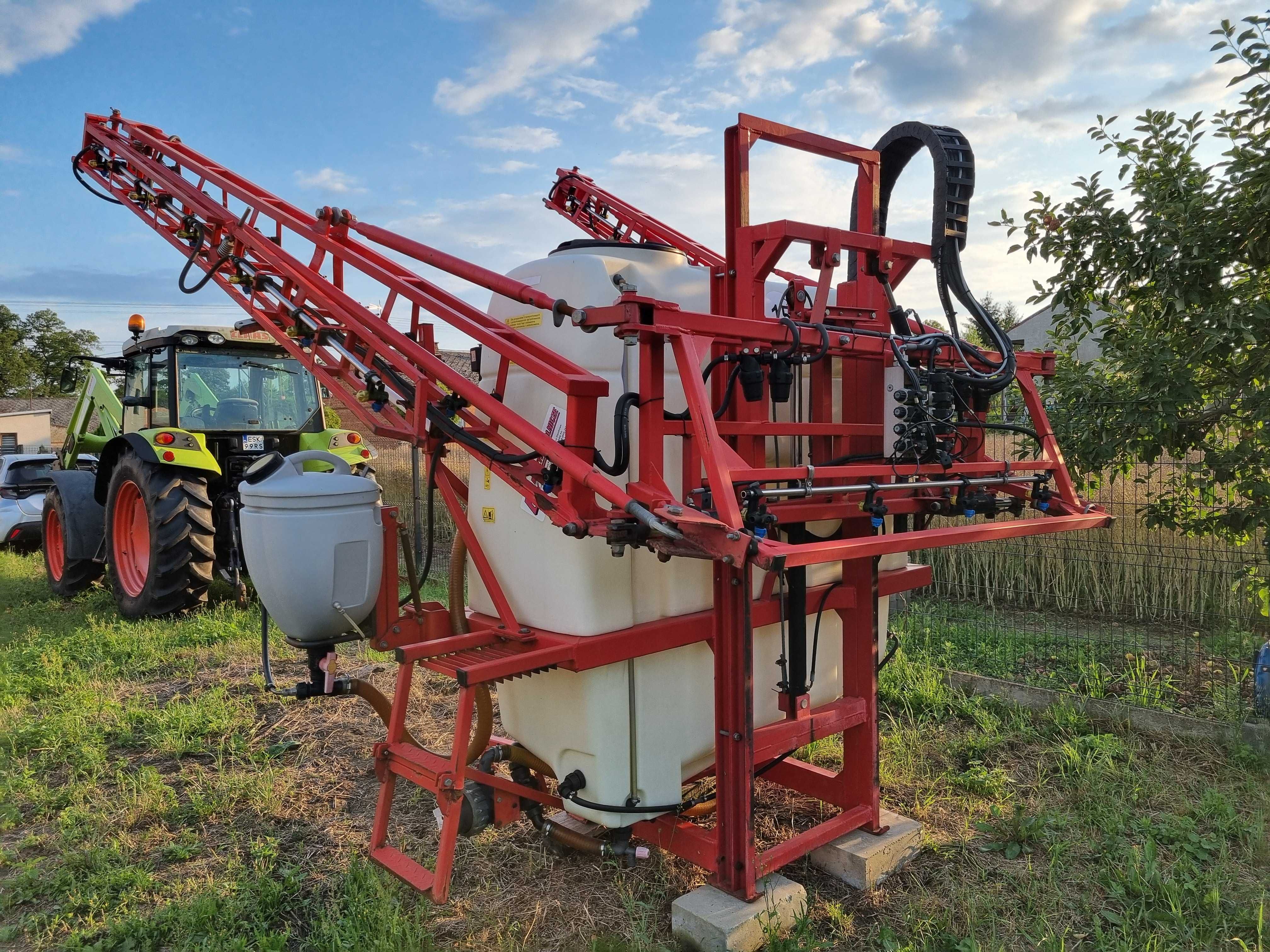 Opryskiwacz polowy zawieszany Bury Perkoz 1200 l 15 m ARAG komp BRAVO