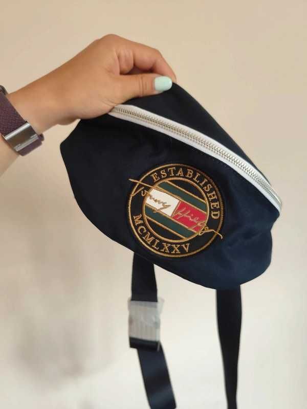 granatowa nerka tommy hilfiger nowa z metką uniseks