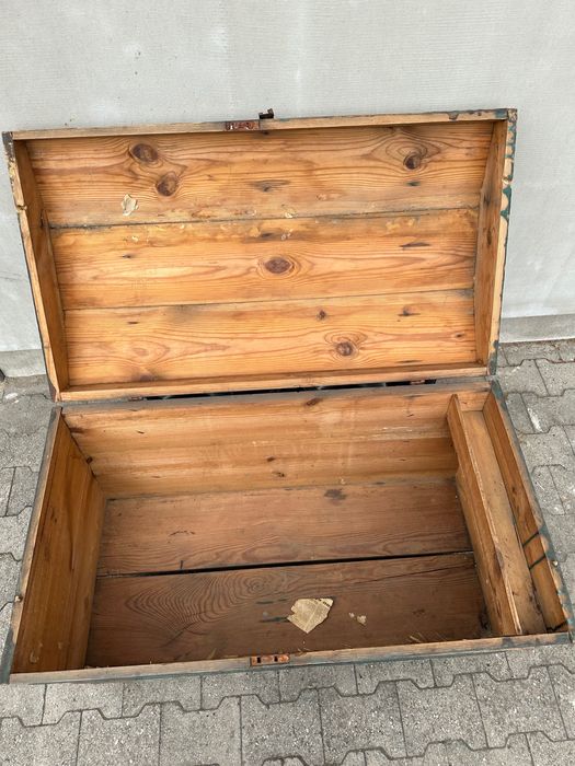 Stary 100 letni kufer