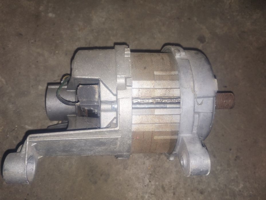 Електродвигун від пральної машинки