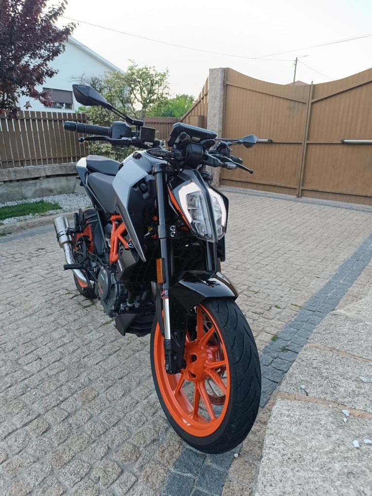 KTM DUKE 390  . 2022