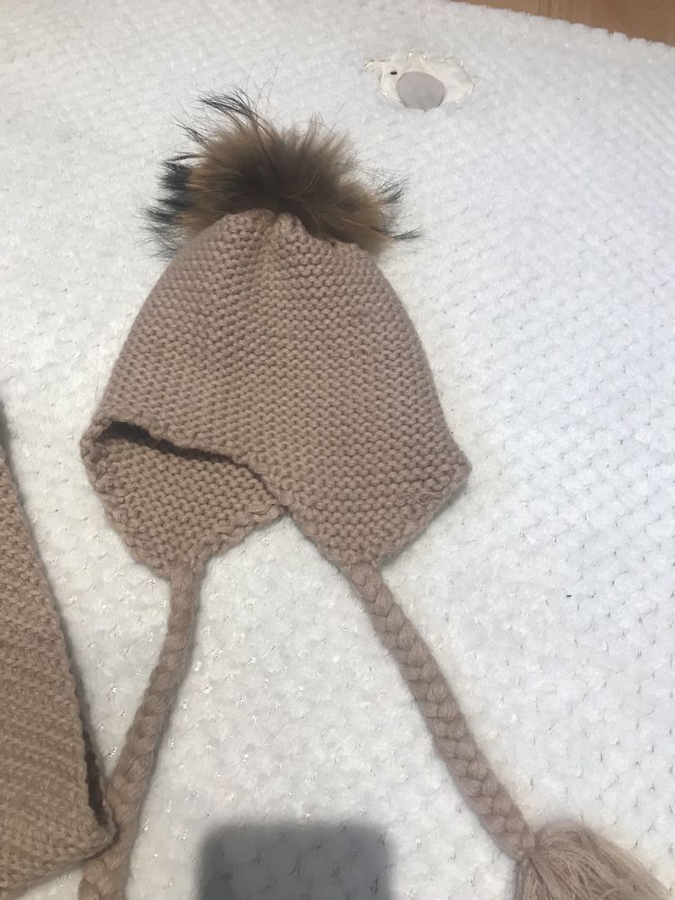 Czapka i szalik 86-98 wełna cienki wiosna beżowy, naturalny pompon lis