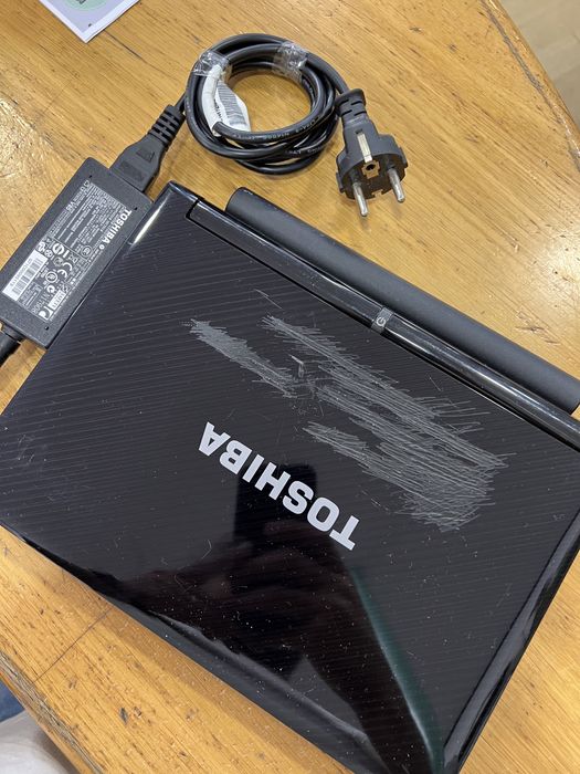 Computador portátil Toshiba NB200