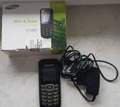 Telefon z klawiszami Samsung E1080W