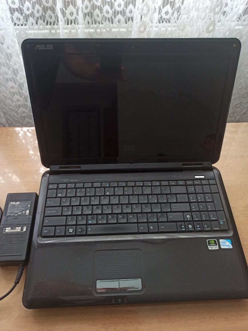 Ноутбук Asus K50ID (на запчастини/ремонт).