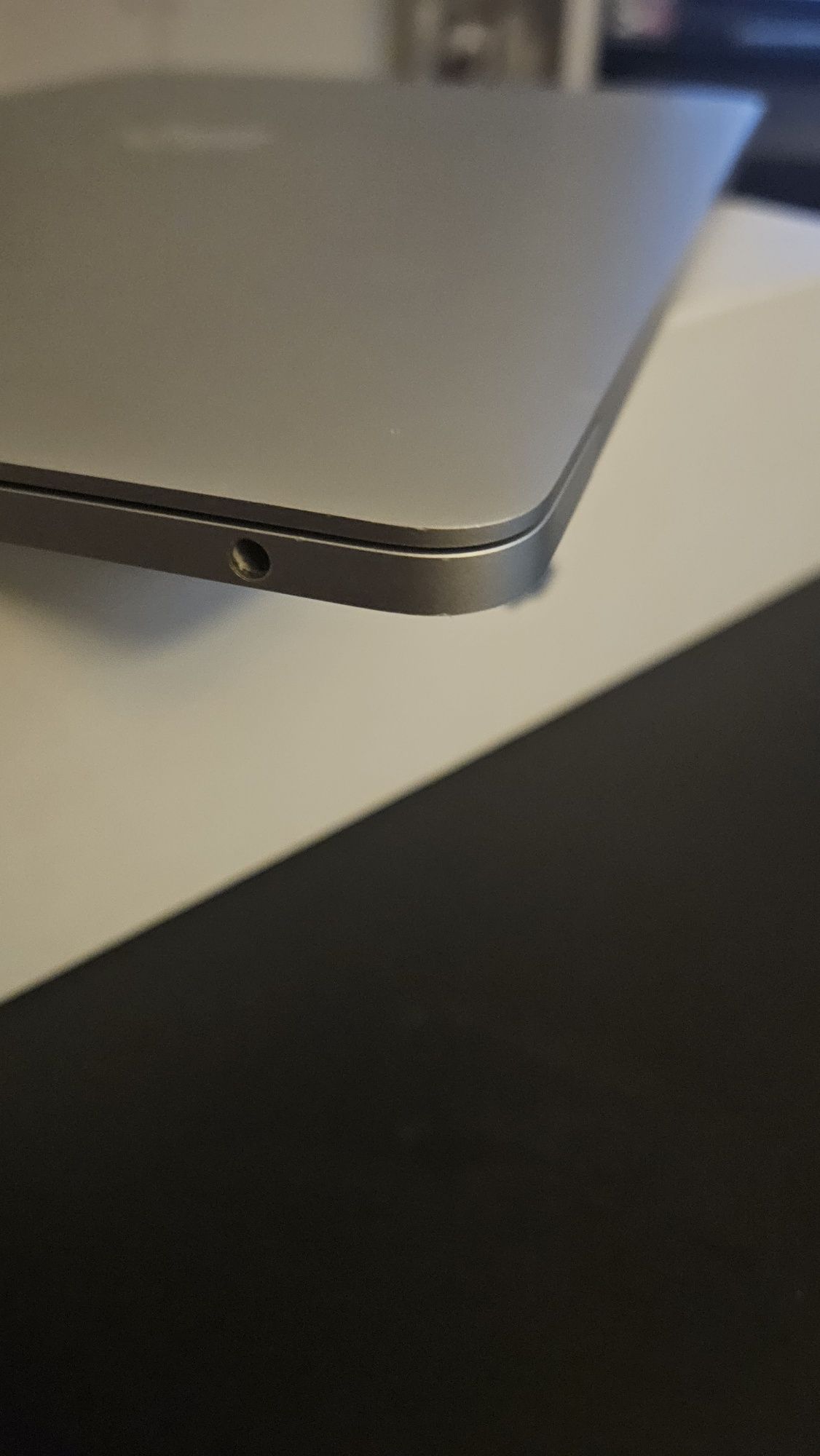 Macbook Pro A1708 i5 8GB RAM
