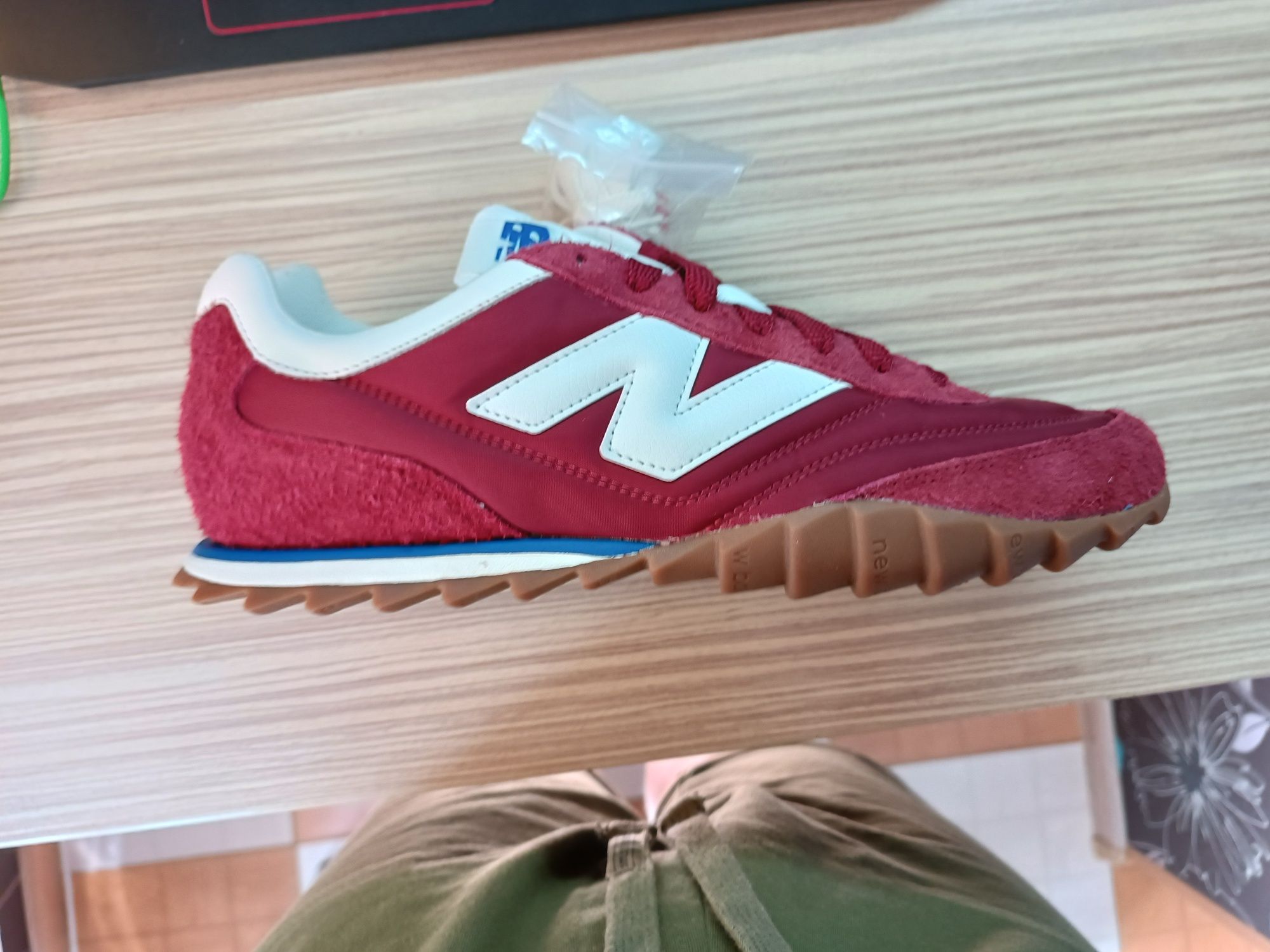 кроссовки New balance rc30