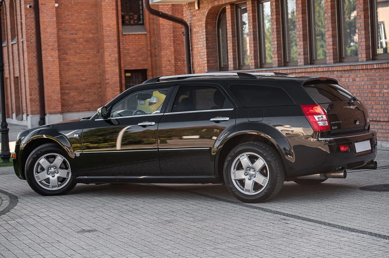 Chrysler 300C 5.7 AWD Wersja Europejska Szwajcaria