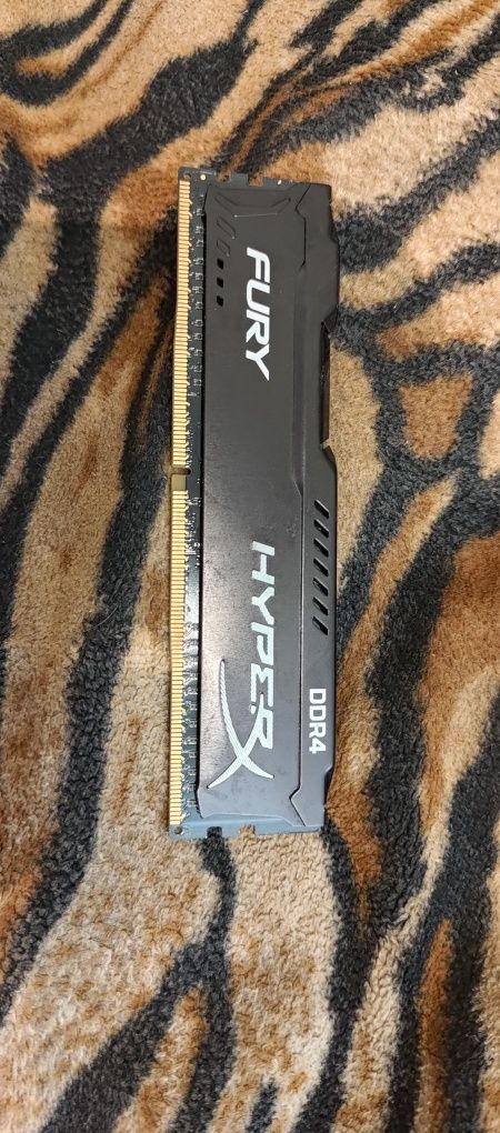 Продам модуль пам'яті HYPERX Fury Black DDR4 2400MHz 16GB Kit 2x8GB