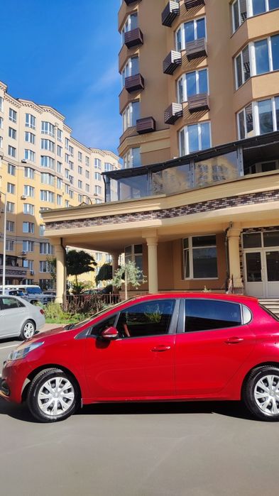 Aвтомобіль Peugeot 208