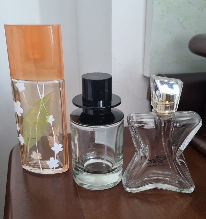 Frascos de perfume Cartier, Donna Karen, Paloma Picasso, Moschino,mais