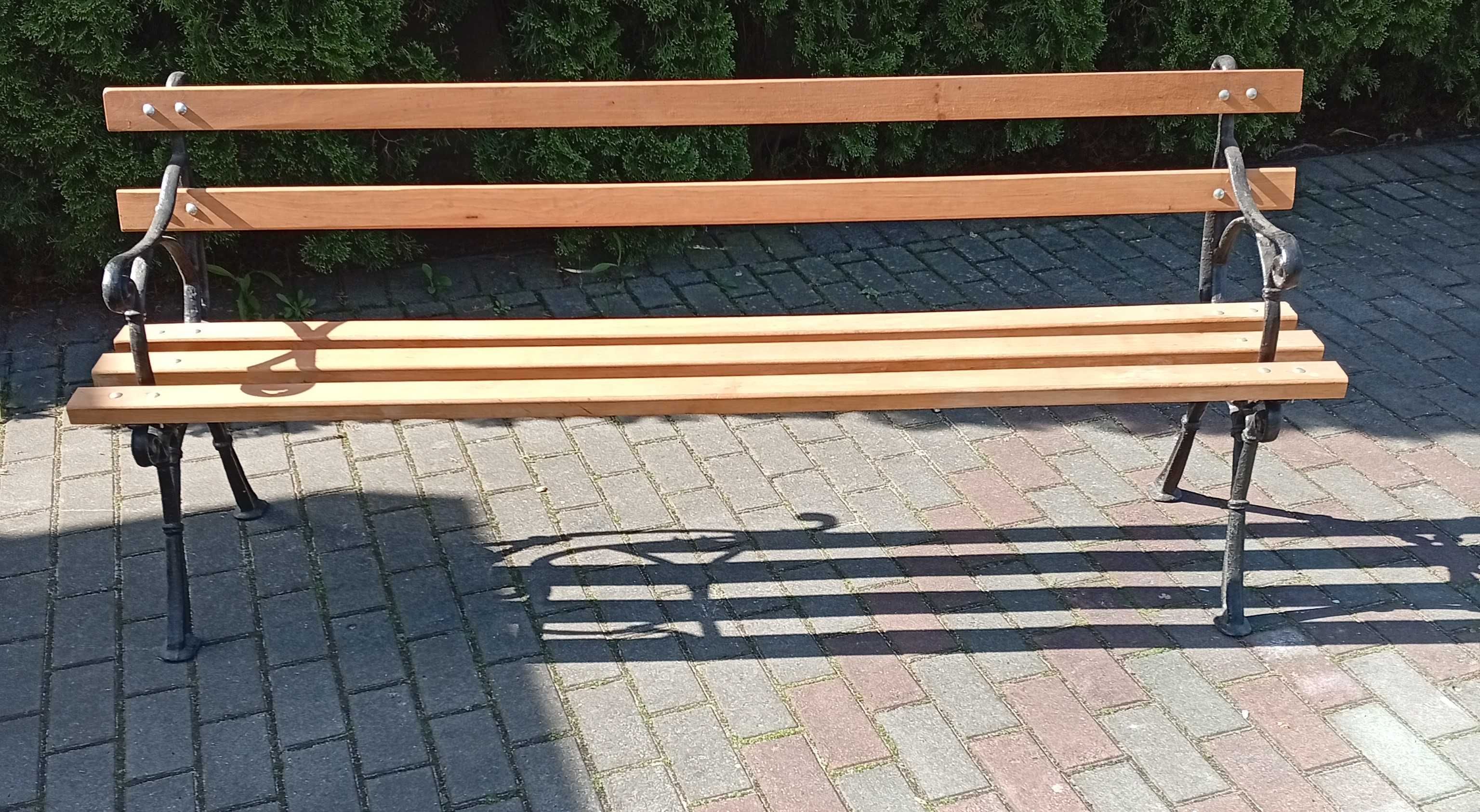 Ławka w stylu wiedeńskim