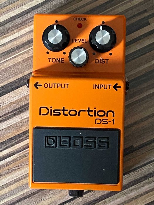 Boss Distortion DS-1