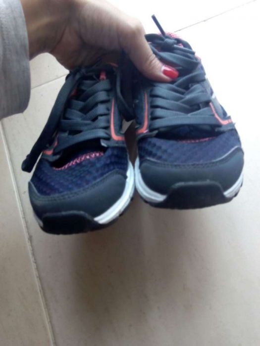 Sapatilhas Azuis e Rosa