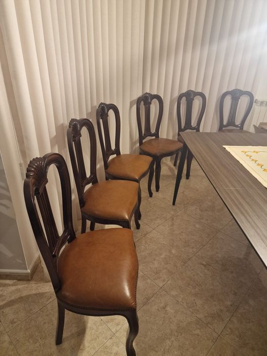 Cadeiras de jantar clássicas