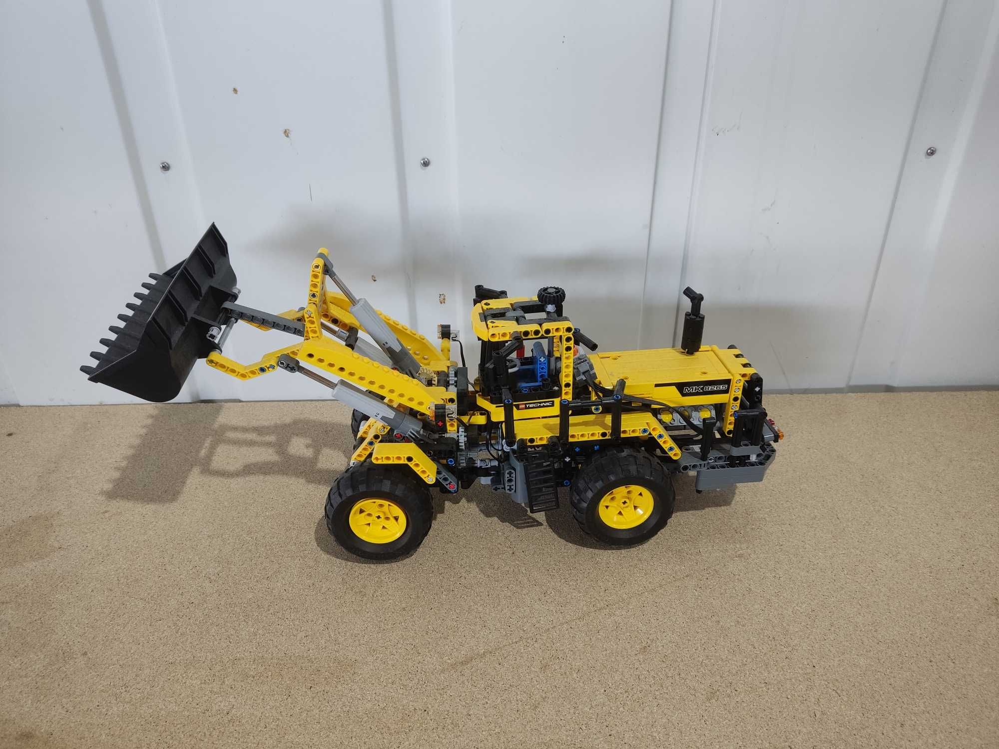 LEGO ® Technic ® Power funktion + 8265 ładowarka kołowa, koparka