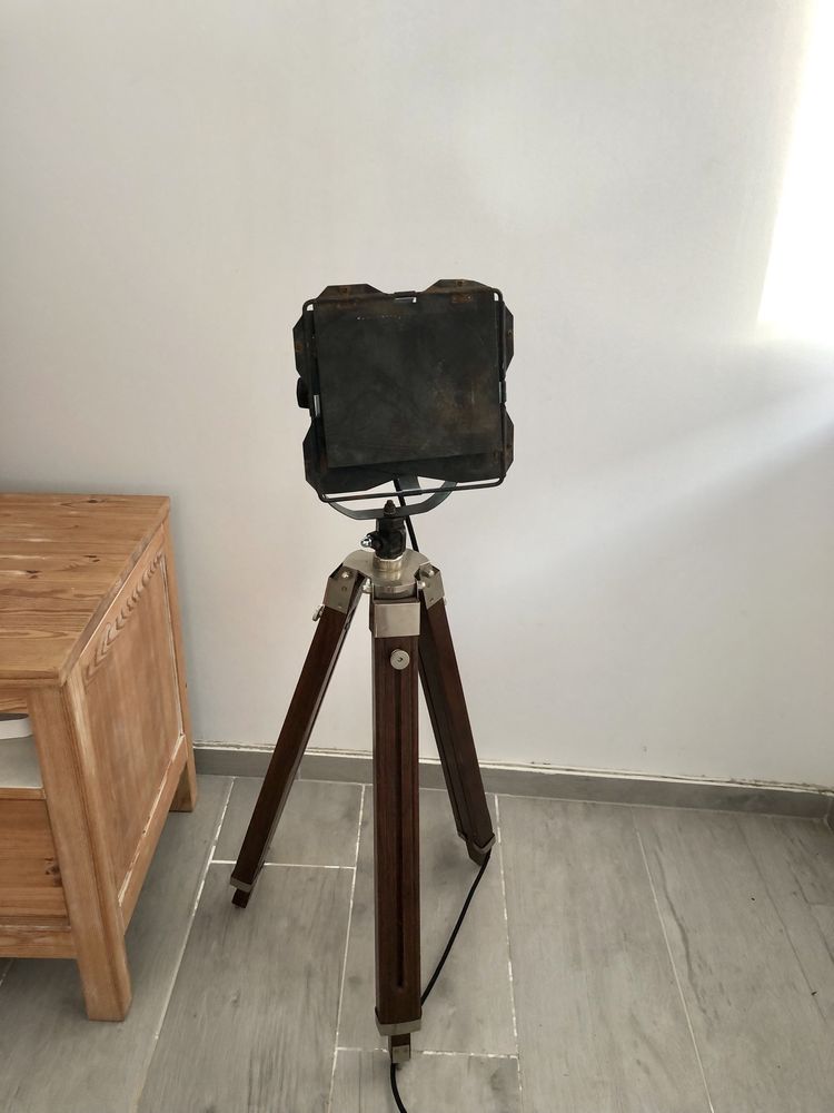 Candeeiro de pé projetor