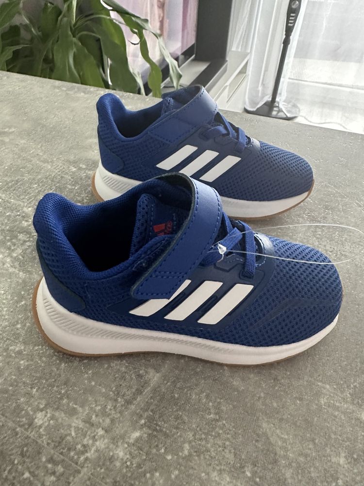 Śliczne nowe buty marki Adidas, rozmiar 24