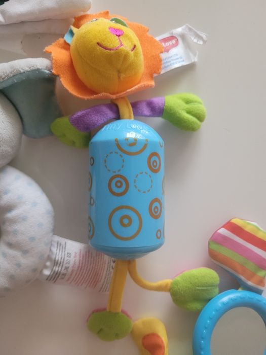 Mix zestaw grzechotek, zabawek