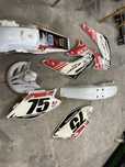 2 комплекта пластика на hondu crf 450