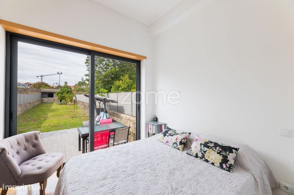 Apartamento T2+ 1 Duplex com Logradouro, Braga