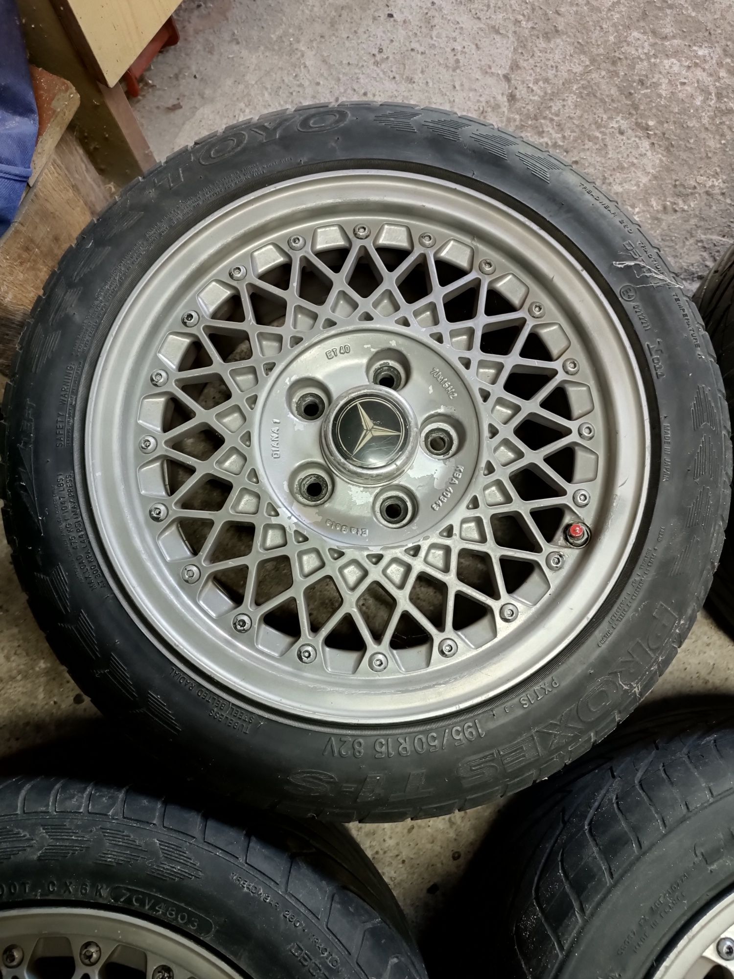 Felgi z oponami Mercedes