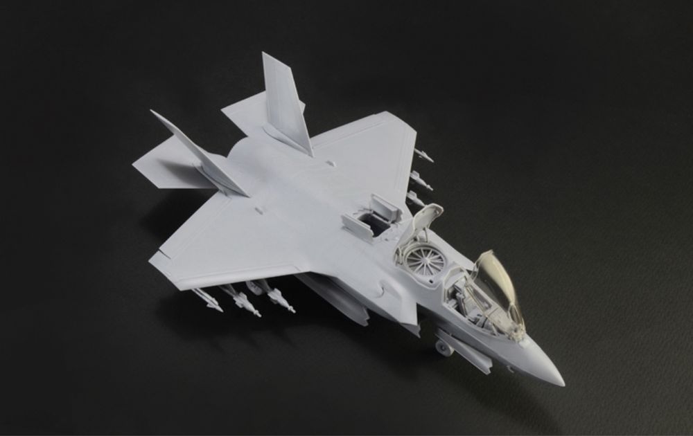 Italeri 1425 model 1/72 samolot F-35 B Lightning II STOVL version
