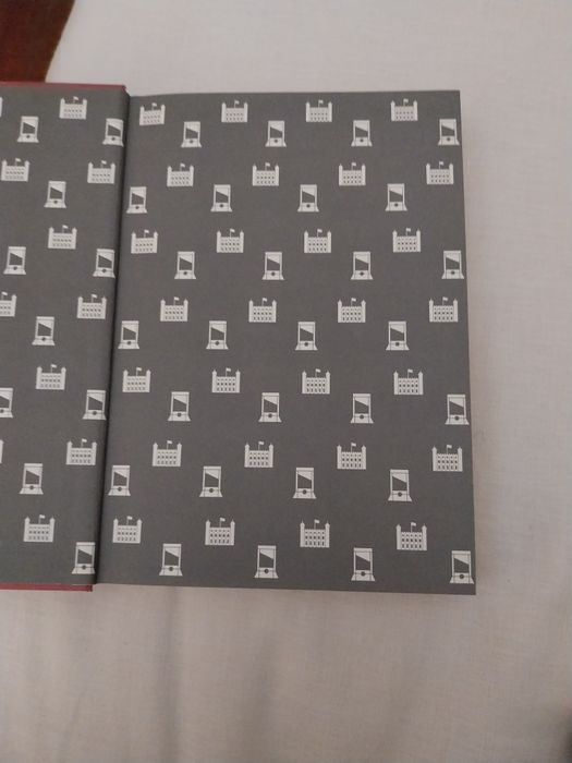 Livro: História de Duas Cidades
Colecção: Novos Clássicos
Autor: Charl