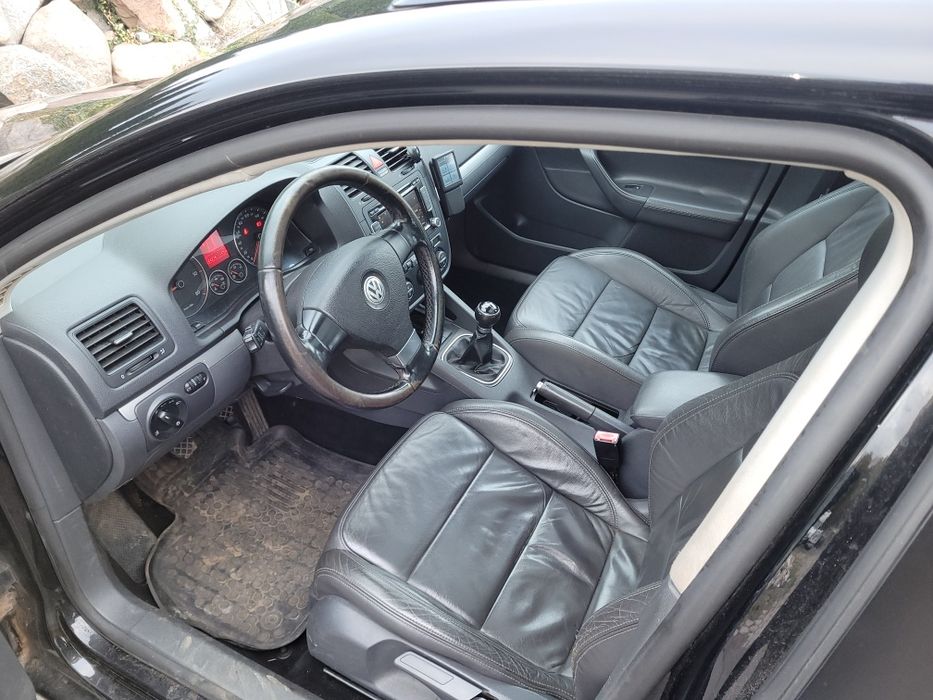 Vw Golf V  1.9 TDI skóry panorama klimatronik elektryka