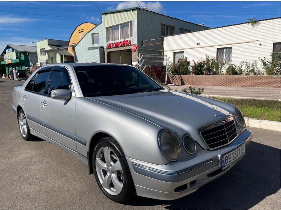 Мерседес Е-210 дизель.