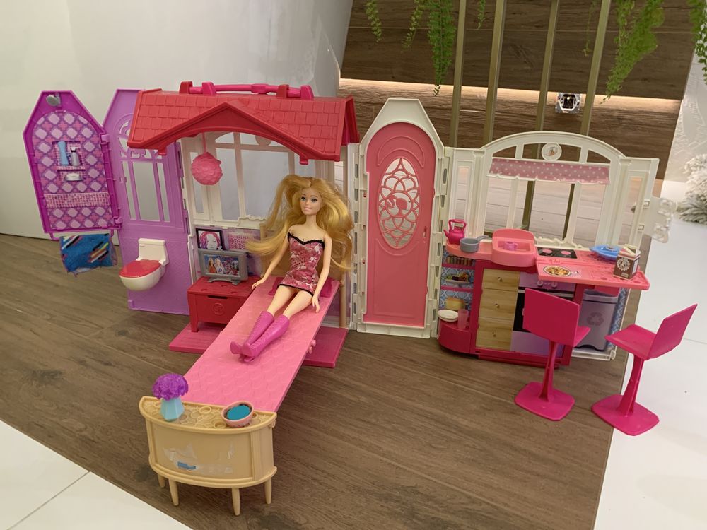 Domek dla lalek Barbie + lalka