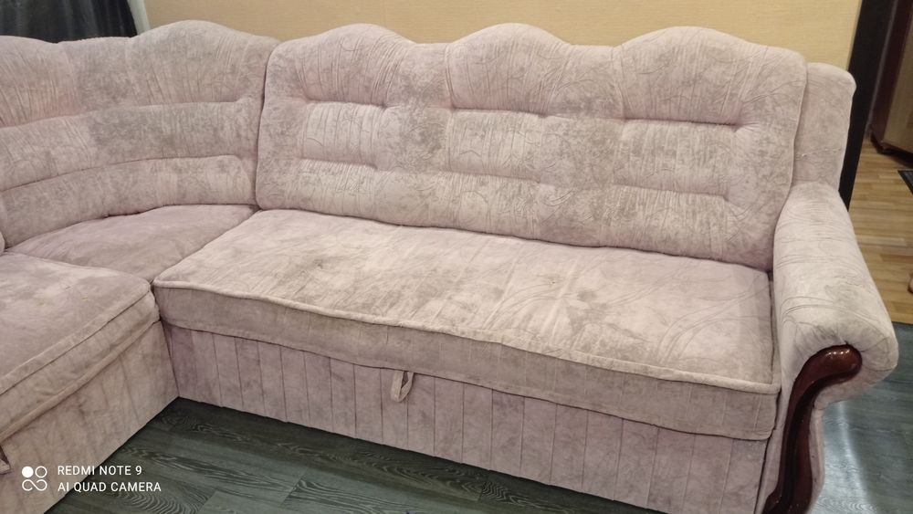 Продам мягкий уголок в зал