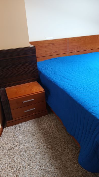 Quarto Casal c/ cómoda, espelho e 2 mesas de cabeceira