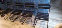 Skandynawskie krzesła metalowe w czarnym kolorze