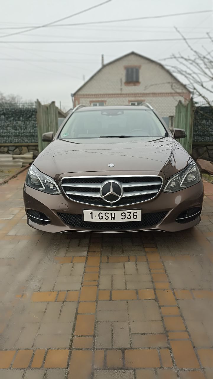 Mercedes-Benz E300h BlueTec G-tronik