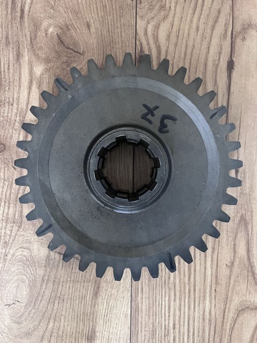 Koło  przekładni głównej przyczepy Strautmann Super Vitesse z37