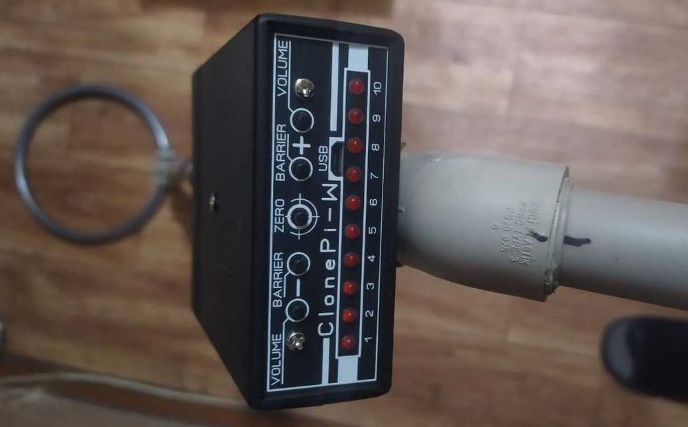 Металоіскатель Clone PI-W