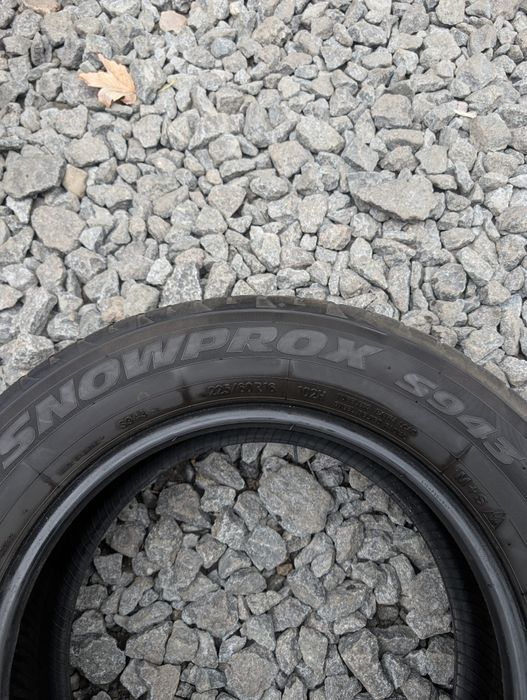 Комплект зимових шин Toyo 225/60 R16 225*60 16 Snowprox S943