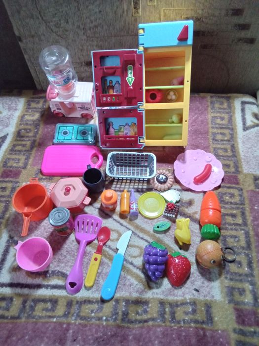 Холодильник с продуктами